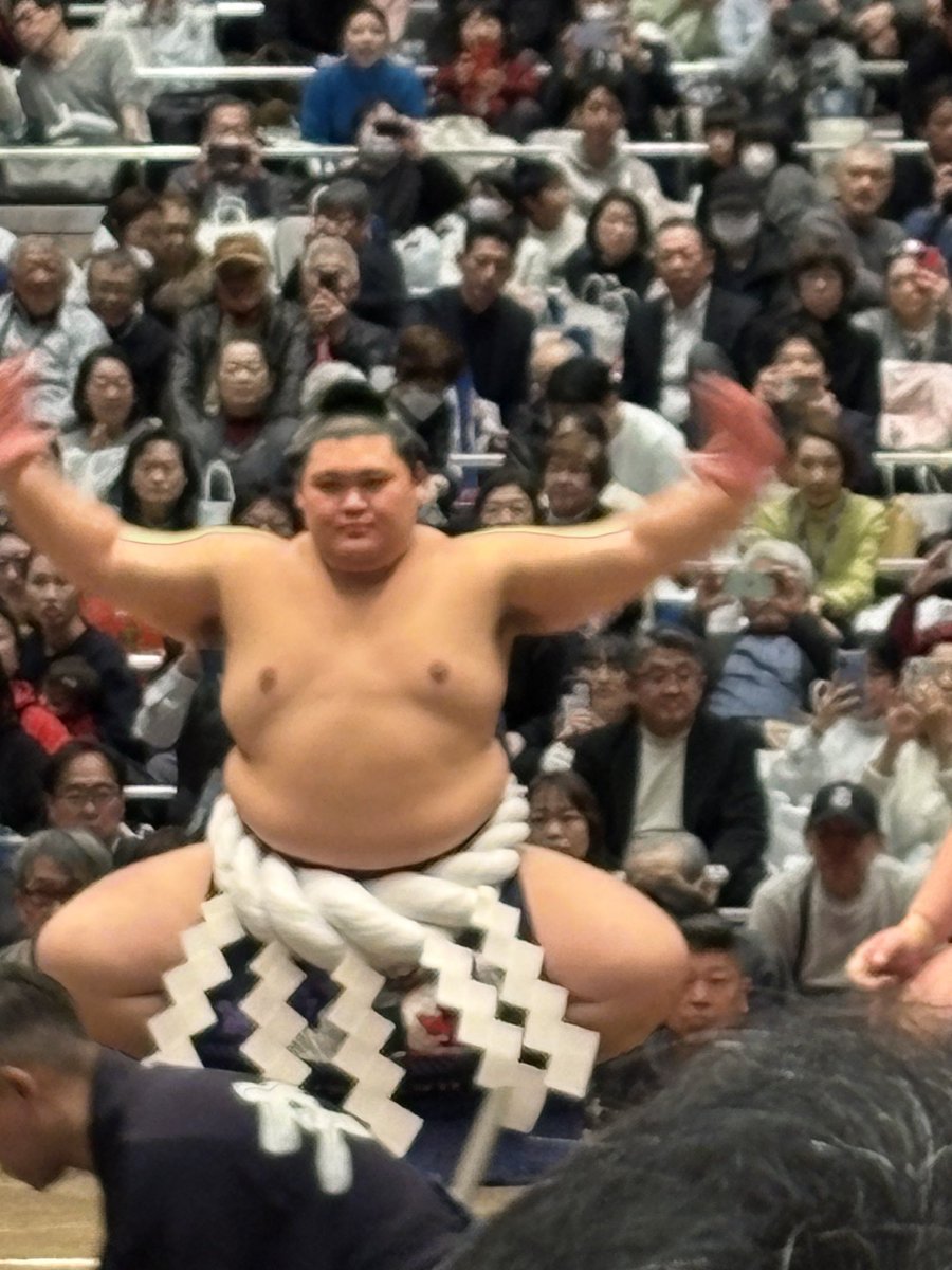 本当に久しぶり。妹がご縁のある高田川部屋のお誘いがあり大相撲1月場所初日へ。可愛い🩷応援の声も沢山あり、盛り上がっていました。