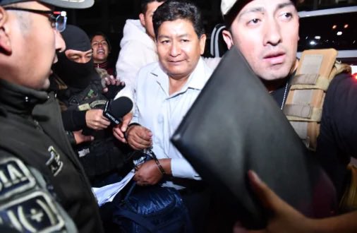 Ex Ministro Edgar Montaño enviado a la cárcel 

#LaPaz La justicia determinó la noche de este domingo detención preventiva por el plazo de 4 meses en el penal de San Pedro de la ciudad de La Paz.