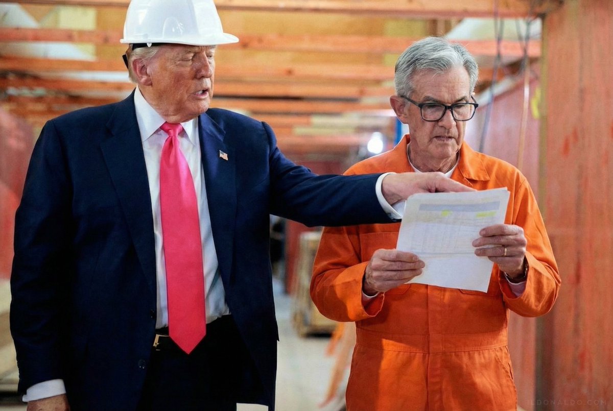 PapiTrumpo's tweet image. "Your cellmate's name is Puffy. Nice guy. Seems to like baby oil for some reason..."