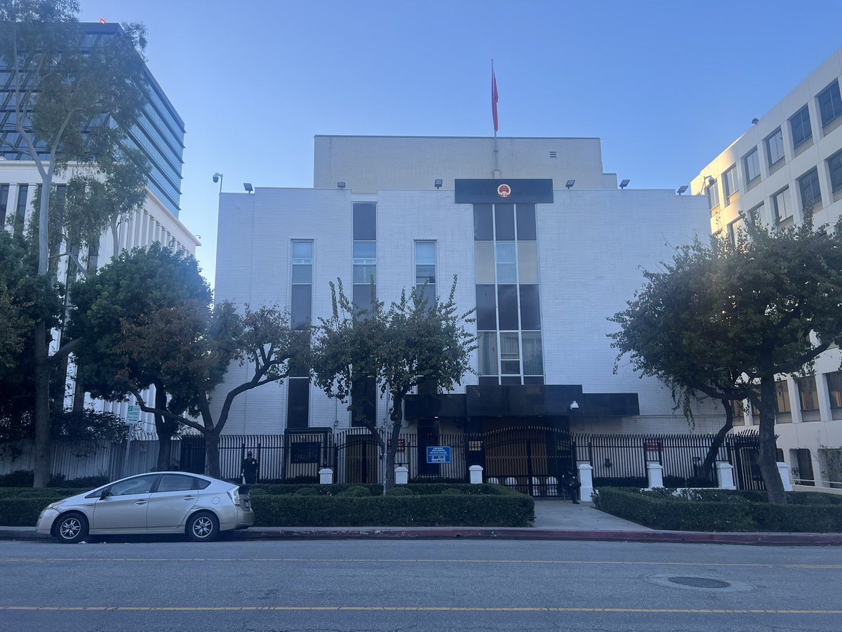 only_NFSC's tweet image. 中共国看来是保安害怕了，都不敢出来了。恐惧的不是炎黄子孙，而是中共，是中南海权贵，等到大家团结之日就是中共灭亡之日。