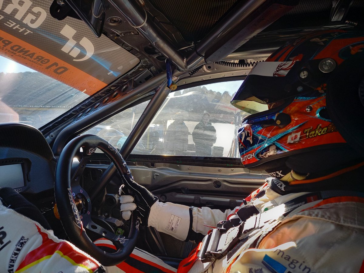 おもてなし走行会2026

去年よりもゲストや来場者が多く駐車場も混んできております。
上野高広様主催の走行会、谷口様、時田様、手塚様、高橋邦明様、塚本ななみ様、多田様、のむけん様などたくさんの有名選手がおります！
同乗走行最高なのでぜひ！

茂原サーキットで開催中です！