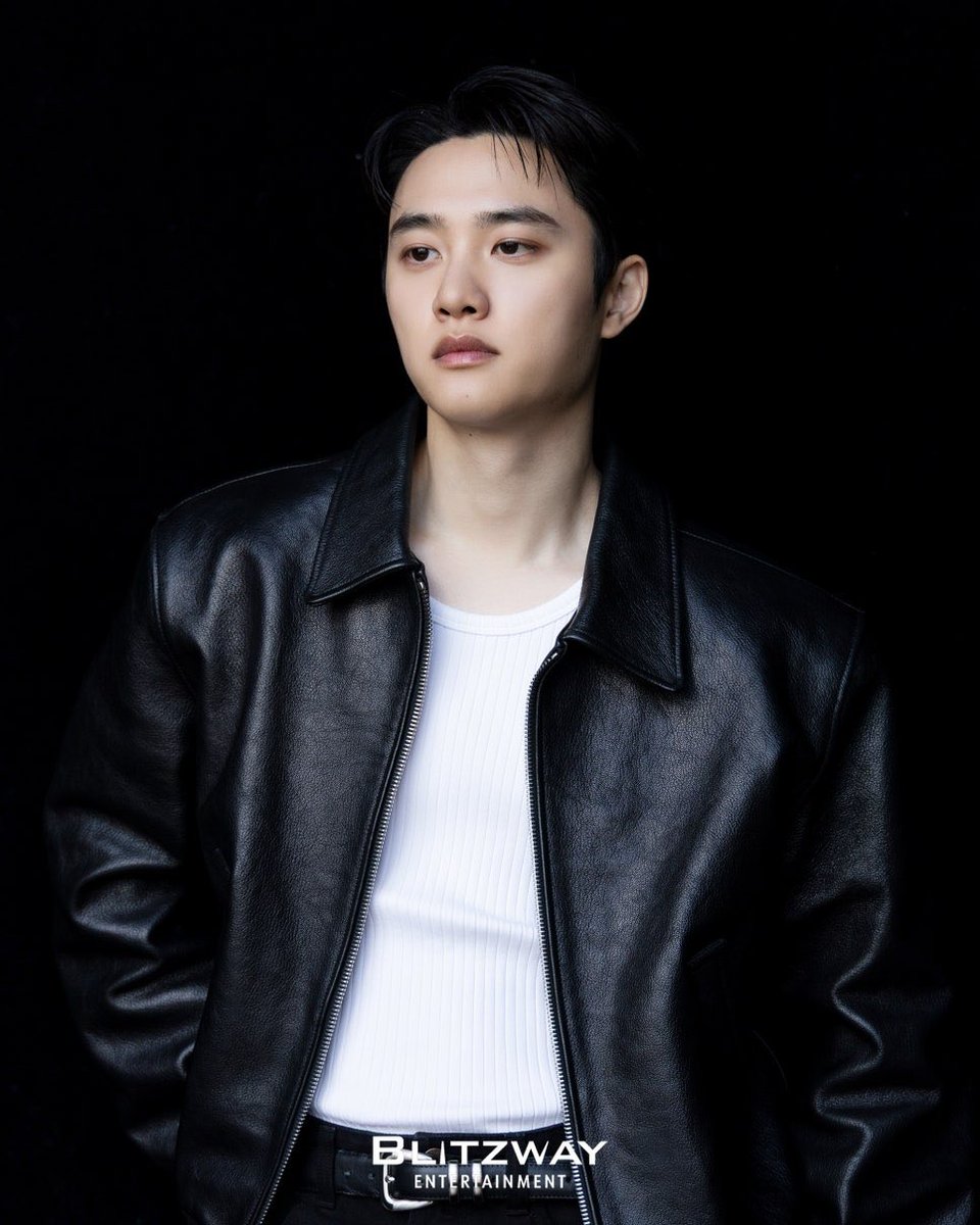 dd__dandelion's tweet image. Kyungsoo in a leather jacket giving Expectation era vibes, but the blitzway version? Aged like fine wine!