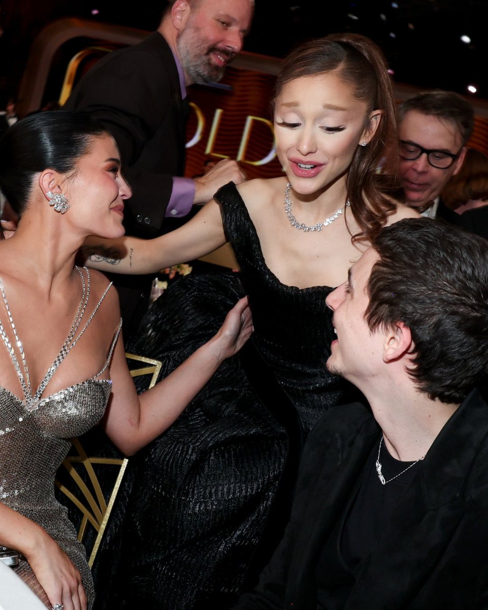 PageSix's tweet image. It's Kylie Jenner's world and we're just living in it at the 2026 Golden Globes. 😂 📸: Getty