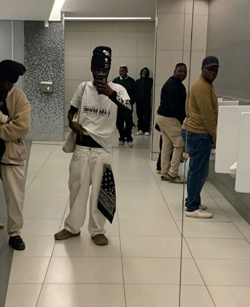 Thisistanacca's tweet image. Ama 2k are not serious people man,what the hell is this 😂😂😂