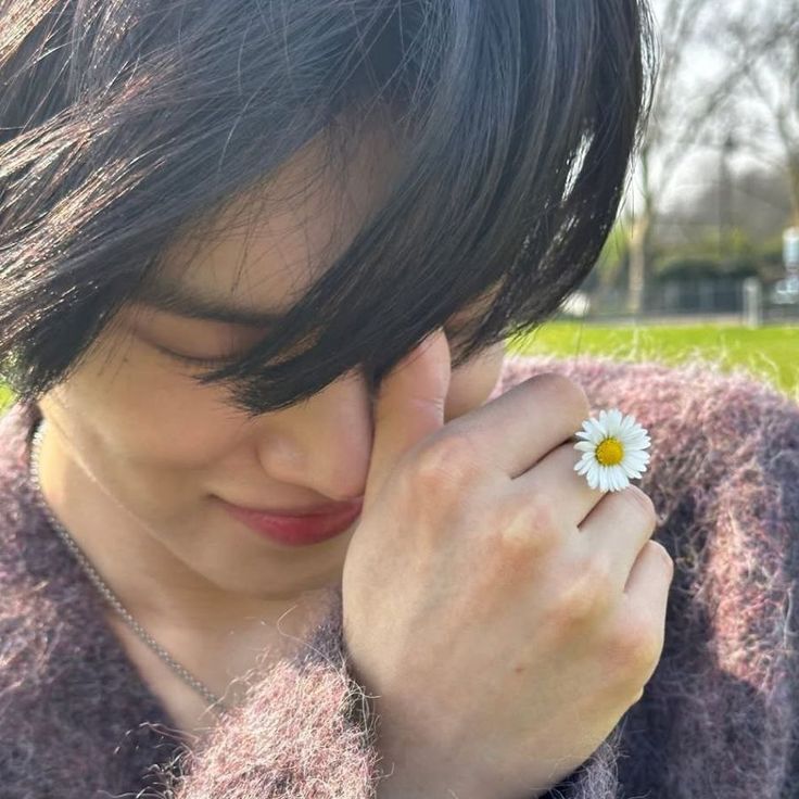 lucas; 🍗 tweet media