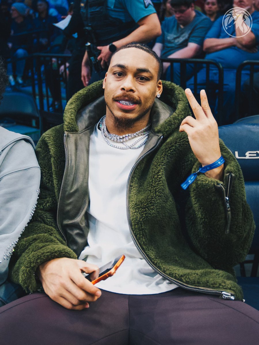 Timberwolves's tweet image. JETTAS IN THE HOUSE. ✈️