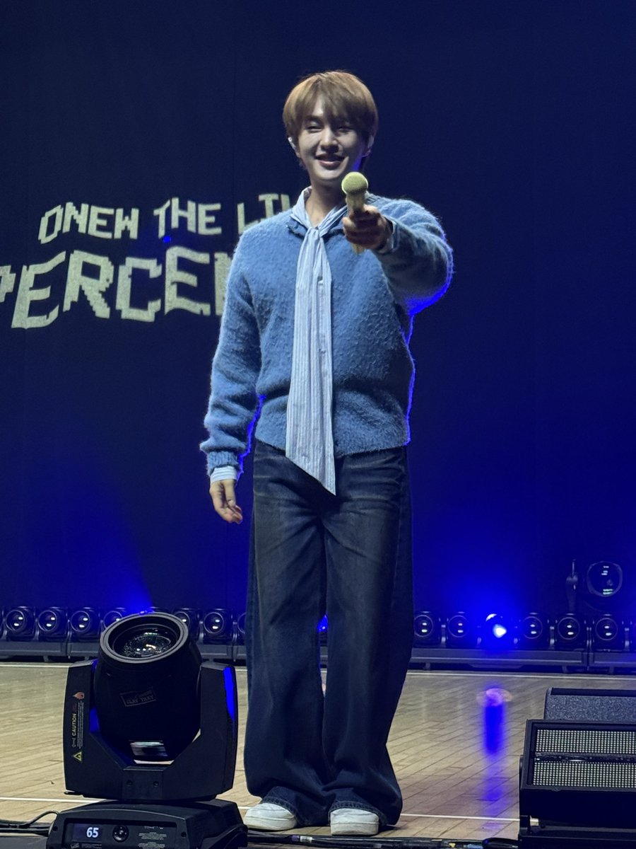 gonngchan's tweet image. ayñ morí de cuteness overload en el soundcheck de onew🐰🩵✨#onew #ONEW_THE_LIVE_PERCENT #ONEW_WORLD_TOUR