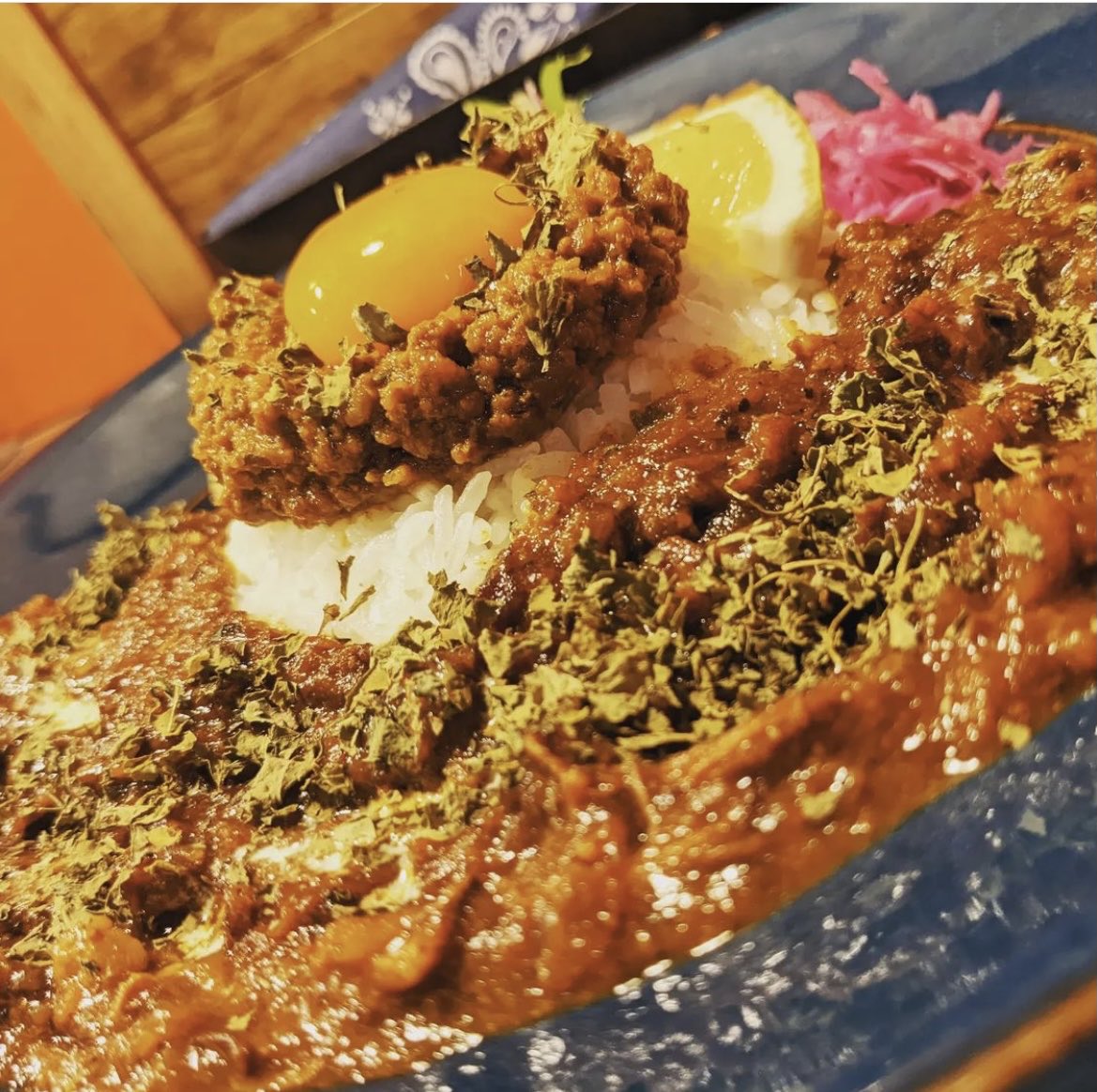kstyle1982's tweet photo. 成人の日！
三連休最終日ですね！！

本日も11:30からランチopenです🍛

じっくり煮込んだ濃厚牛すじカレー＆熱々土鍋のスープカレー達と皆様のご来店
お待ちしております🔥

#ボナンザ #札幌Twitter会 #テイクアウトOK #デリバリー #出前館 #wolt #uber #駐車場6台 #野菜 #スパイス https://t.co/4vPyT26ICD