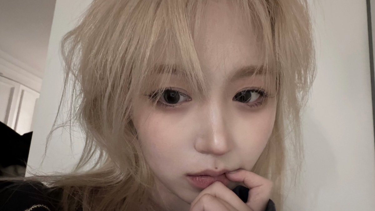 sena0305haewon's tweet photo. ヘウォンって元の顔がナチュラル美人って感じ
だからどんなメイクでも、それが正解になるの
ほんとに最強すぎる https://t.co/z5b7XIpfac