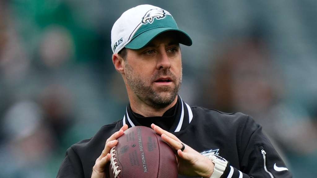 PertinacityTeam's tweet photo. Should the Eagles fire OC Kevin Patullo? https://t.co/ZPPv16dXZr