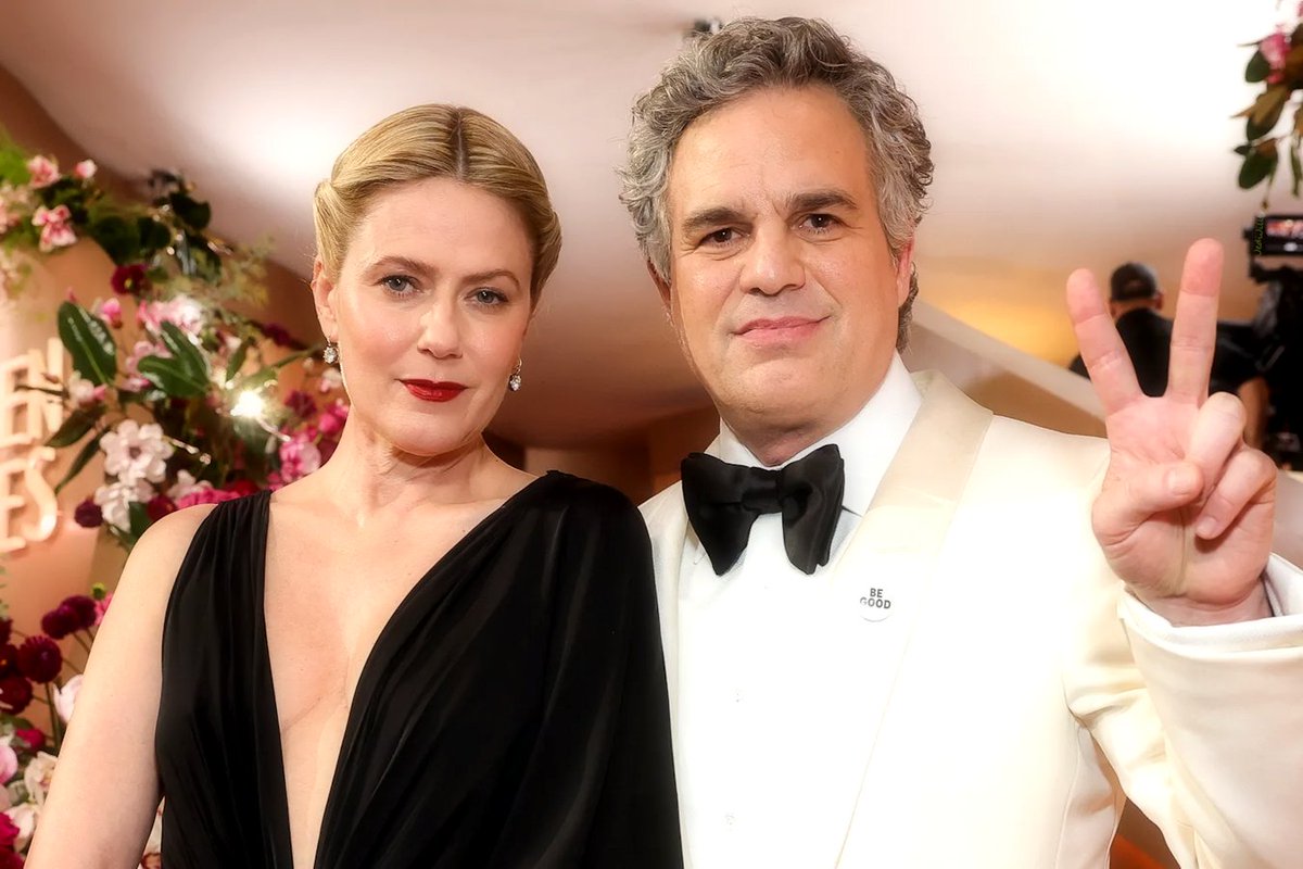 Jedi_Jill's tweet photo. Simply Stunning 🥰 #MarkRuffalo #SunriseRuffalo #BeautifulCoupleIsBeautiful #MyEdits https://t.co/7SrnF7afMa