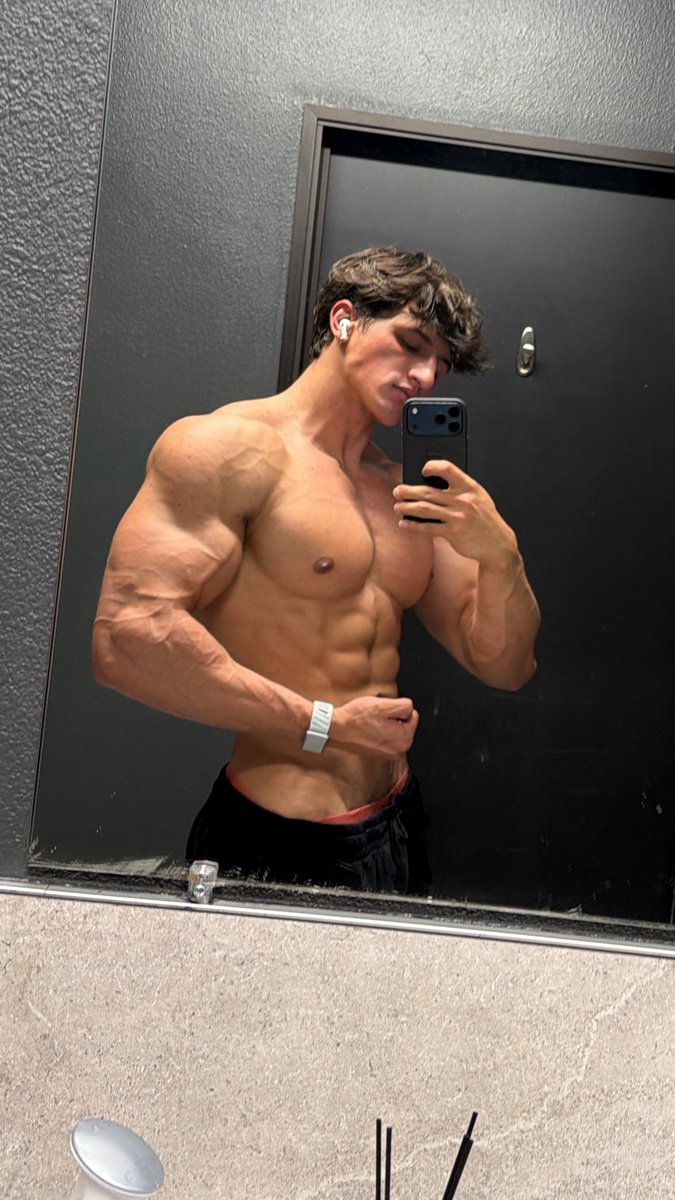 hunter davis tweet media
