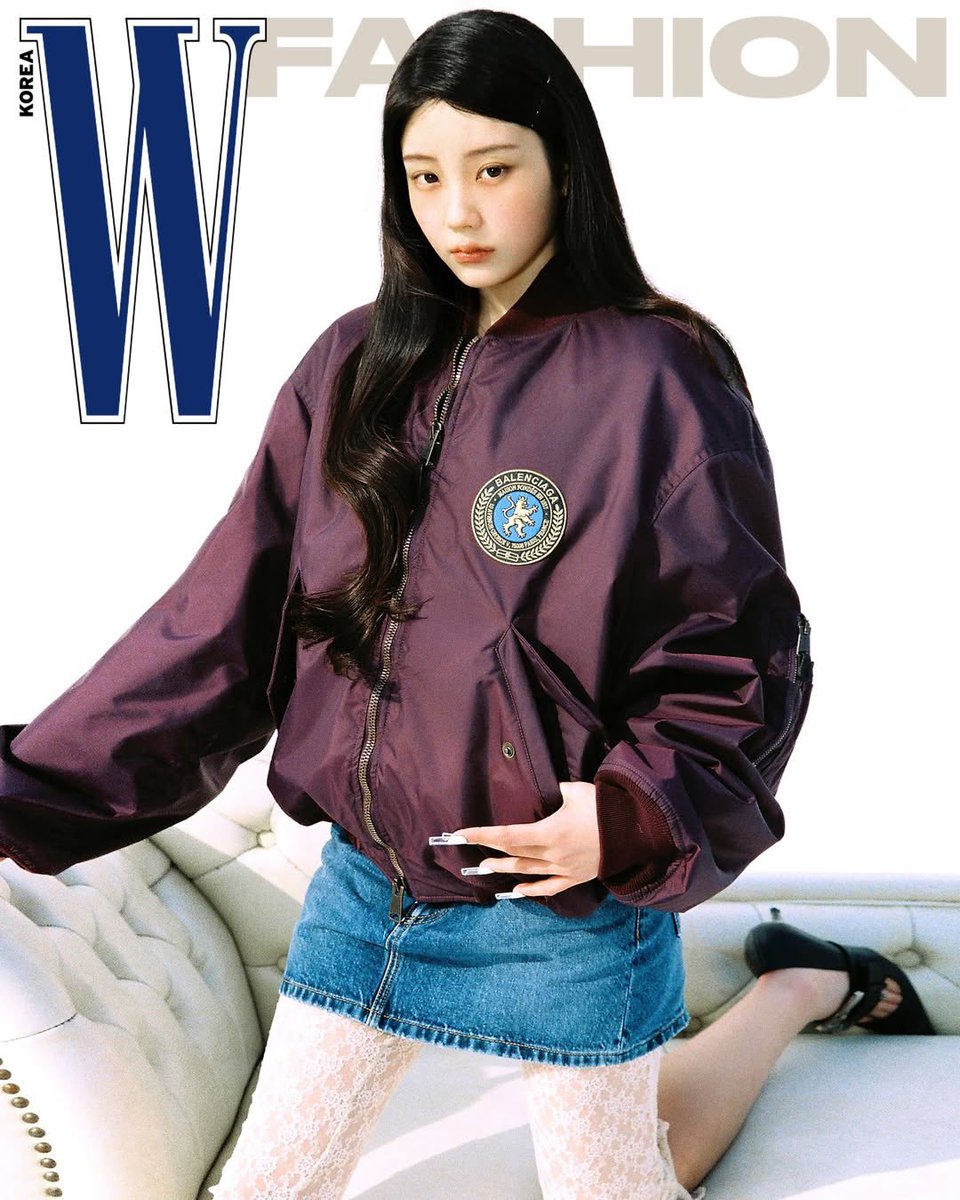 illitupdates's tweet photo. 📸 [260112] #WDigitalCover We meet a face that leaves a clear resonance, moving to its own rhythm and direction. Opening the first page of the New Year, W Korea’s January 2026 digital cover features ILLIT’s #WONHEE, standing at the starting line of her twenties.

#ILLIT #아일릿 https://t.co/APx6ul4ypC