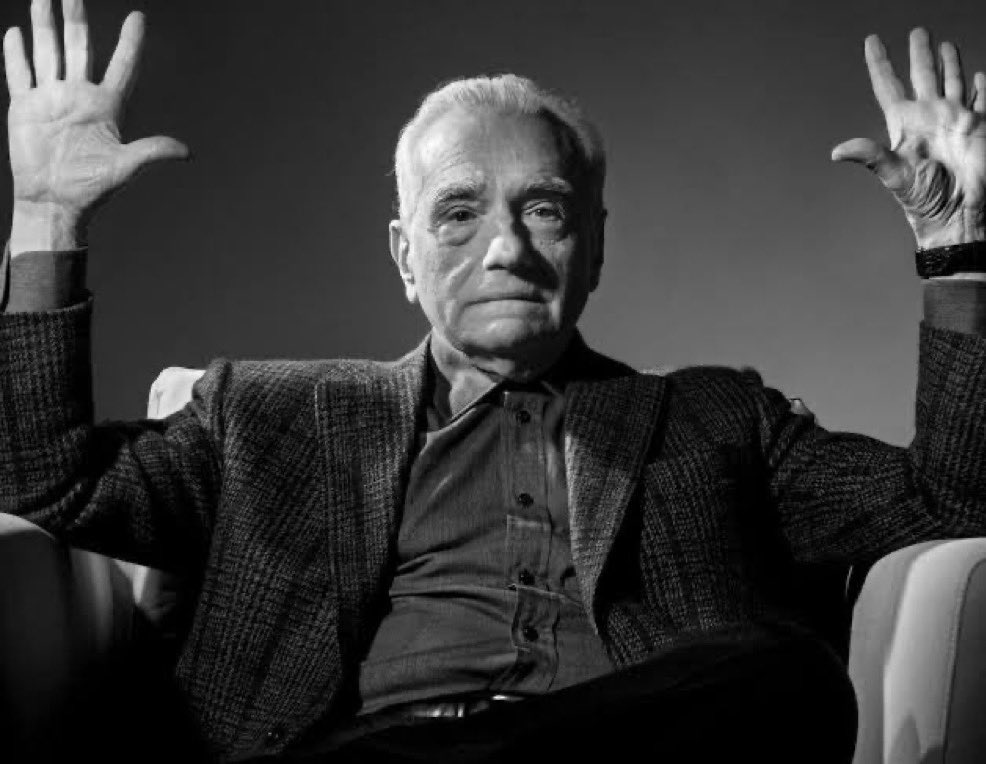 ATR3lDES's tweet image. “everybody wants to rule the world” playing in the background as timothée accepts the award