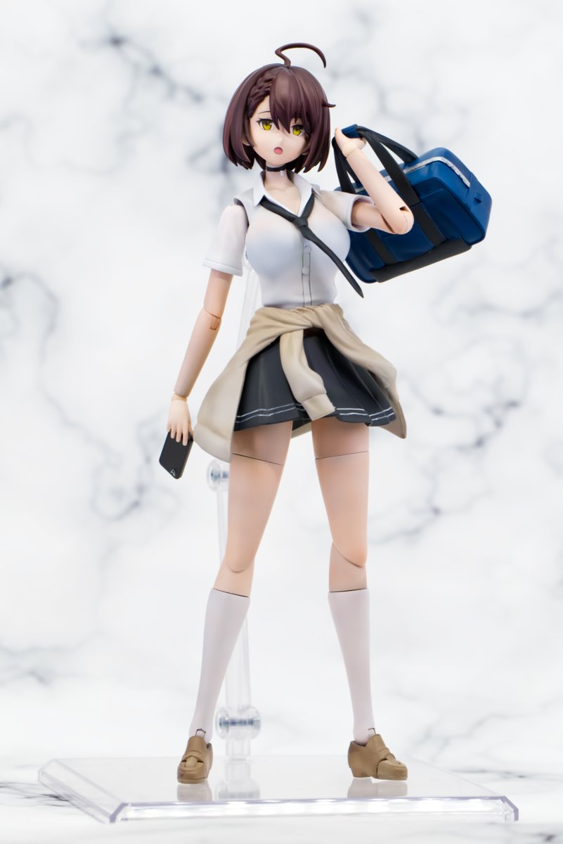 tosaka_plamo's tweet image. 「あ、指揮官は部活に視察か？」
ボルチモア [エースの放課後] 完成しました！

PLAMATEAボルチモアと創彩少女庭園各種のミキシングに一部パテ工作です。ローファーはバスタードールのものを使用してます。
キットが発表されたときからやりたいな～と思っていました！
[1/3]
#アズールレーン