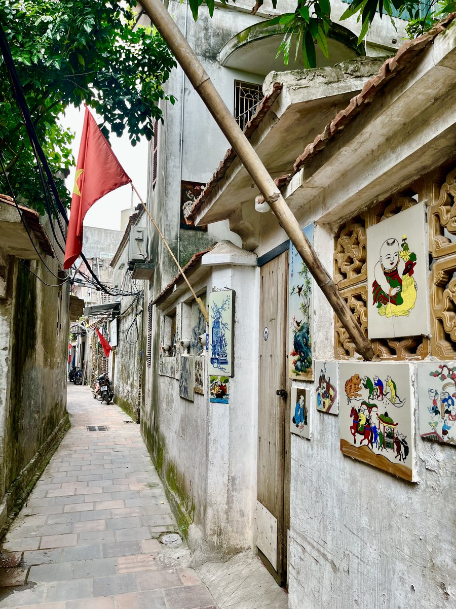 toococco's tweet image. おはようございます
今日の写真はベトナム旅行から

路地裏散策が楽しかったバッチャン村
焼き物の買い物のついでに散策してきました✨

では皆様、今日も良い一日を！