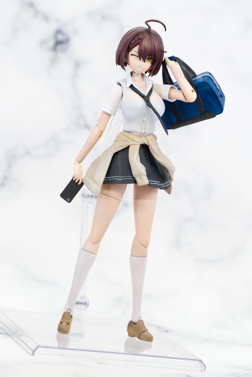 tosaka_plamo's tweet image. 「あ、指揮官は部活に視察か？」
ボルチモア [エースの放課後] 完成しました！

PLAMATEAボルチモアと創彩少女庭園各種のミキシングに一部パテ工作です。ローファーはバスタードールのものを使用してます。
キットが発表されたときからやりたいな～と思っていました！
[1/3]
#アズールレーン