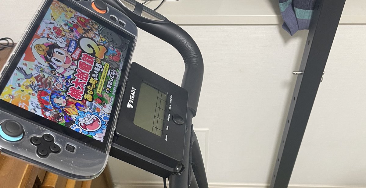 一気に20km位走れる体に戻ってきました。今日は家で懸垂棒とサイクリングマシンとゲーム。