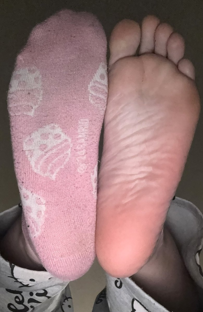 h0n3yp0tt69's tweet photo. I have a bad habit of my socks smelling cheesy when i wear fuzzy shoes 🧀🧀🧀🧀 https://t.co/tVYLpEWmK4