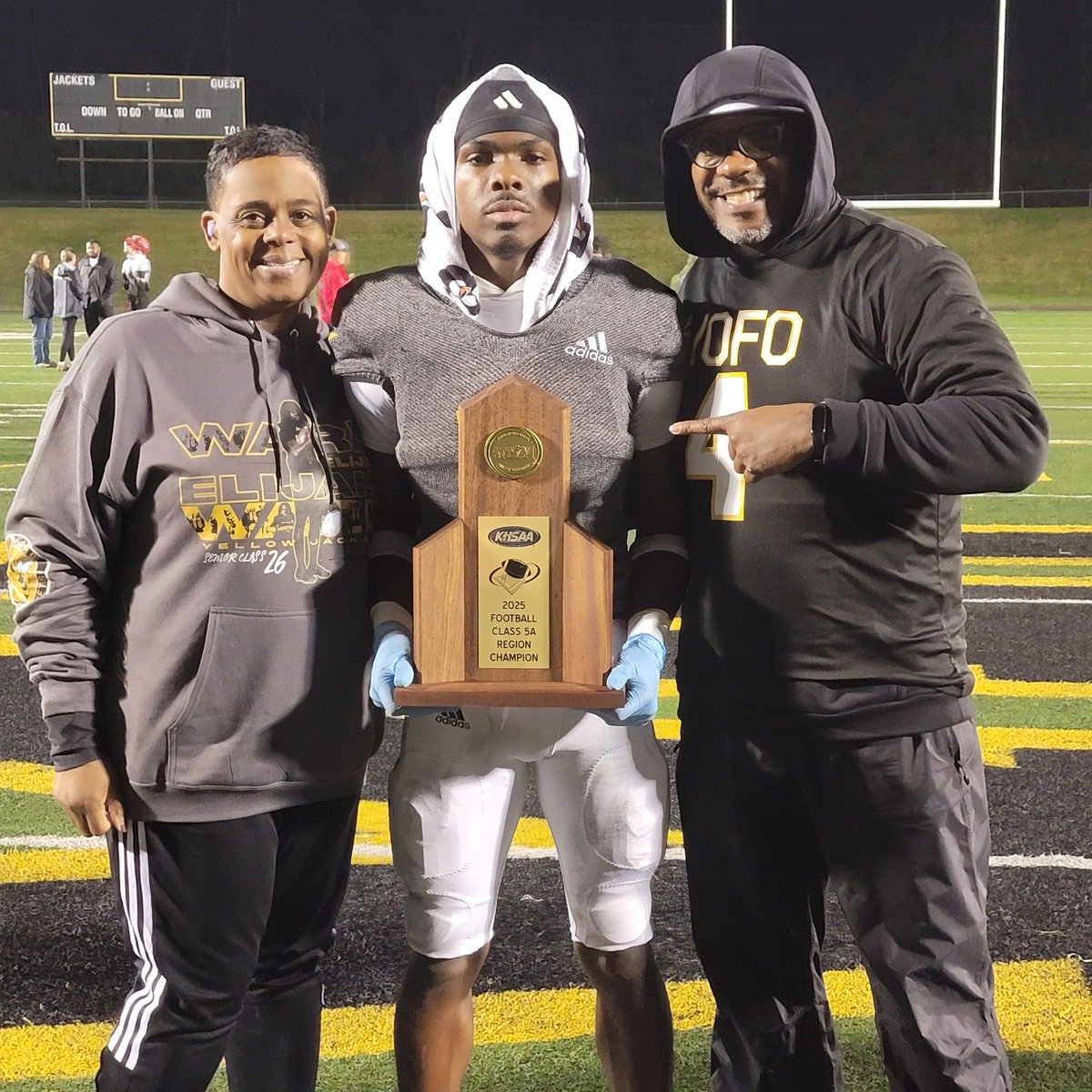 4LTWARD's tweet image. Thank You @WoodfordFBall  for an amazing 2025 HS Football 🏈 Season and family atmosphere for @24Wardd and the Ward Family. Elijah Ward’s Senior Year was ☝🏾 for the books with WOFO! Ready for the next chapter! Yahweh has a plan! @coachRoleyDBN @dmann55 
@itz_justyn…
