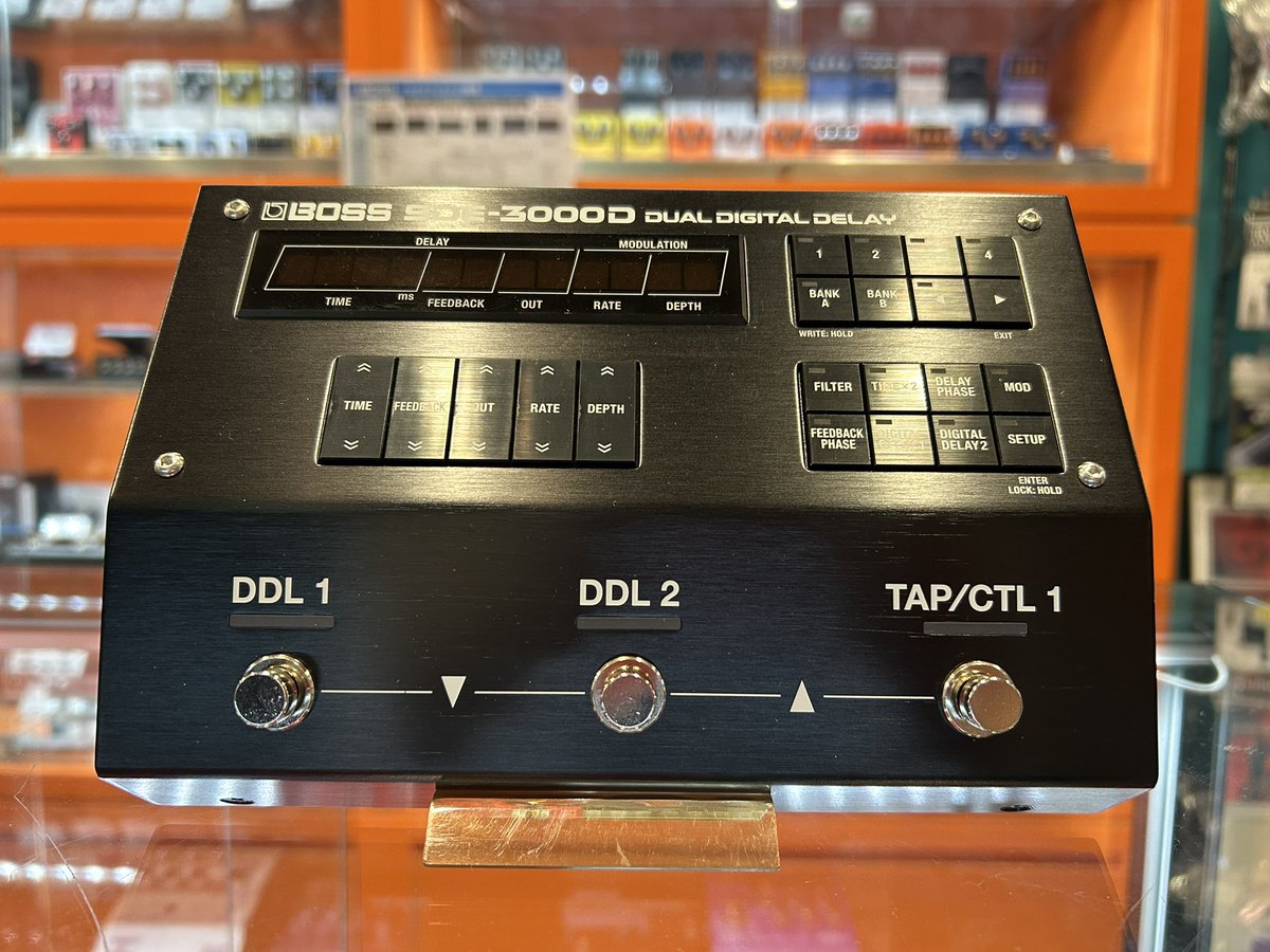 1484ssbs's tweet image. 1月12日までのタイムセール！！！
【中古】BOSS / SDE3000D Dual Digital Delay
store.ishibashi.co.jp/view/item/0000…　

オリジナル譲りのモジュレーション機能（LFO揺らぎ）、位相切替、ロー／ハイカット・フィルターを搭載し、温かみと立体感あるサウンドが特徴です。

#BOSS　
#Delay
#エフェクター