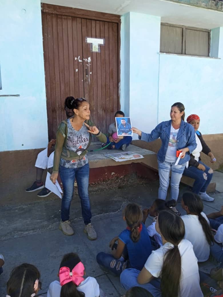 En el marco del Día Nacional de la Defensa en la escuela primaria Héroes de Playa Girón del municipio Marianao se imparte clase multigrado.#LaHabanaDeTodos, #CubaMined. <a href="/IzquierdoAlons1/">Livan Izquierdo Alonso</a>, <a href="/YanetHzP25/">Yanet Hernández</a>, <a href="/DirectEducaHab/">Karenia Marrero Arrechea</a>, <a href="/jacquelinesr72/">Jacqueline Sanchez Rivero</a>, <a href="/TMarianao2726/">Tecnología Educativa Marianao</a>.
