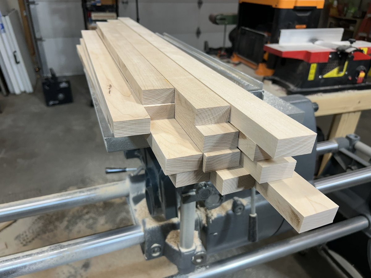 Stogie Joe Guitars tweet media