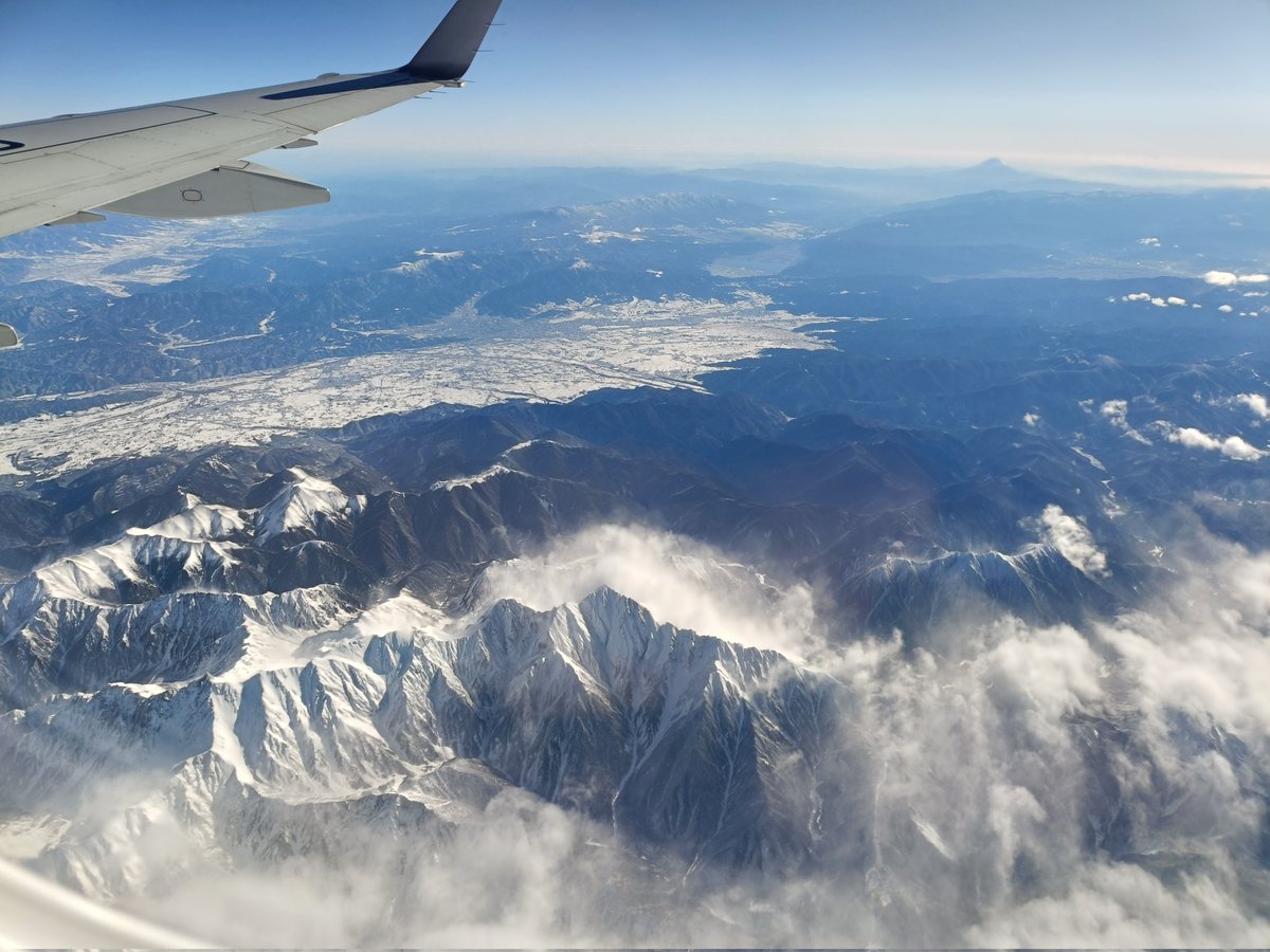 ymdhtt's tweet image. 伊丹〜三沢JAL便、無事に到着！
富士山が遠く見えました