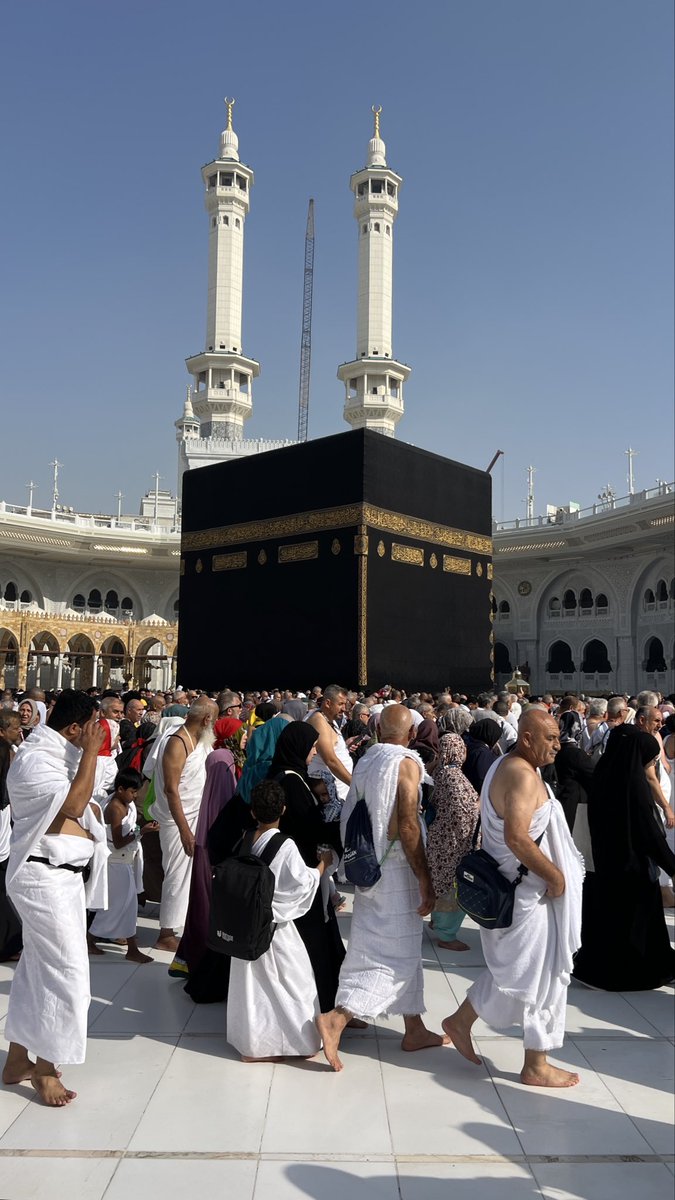tf18_'s tweet photo. الحمدلله الذي بلغنا زيارة بيته الحرام وكتب لنا العمرة ، اللهم وتقبل منا أعمالنا ولا تردنا خائبين يارب ، اللهم لا تجعله آخر العهد ببيتك ، اللهم ارزقنا زيارة بيتك الحرام أعواماً عديدة و أزمنةً مديدة. https://t.co/F7sePvrY04