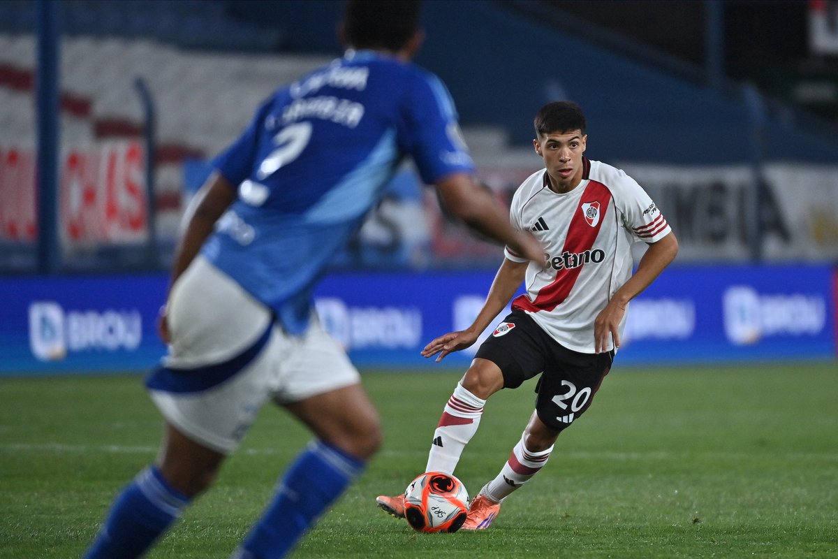 El regreso de Tomás Galván a River es un mimo para los Gordos Reserva 2021.

Sin ser de los mejores de esa camada, es muchísimo más que el burro y pecho frío de Galoppo. Ojalá que Gallardo lo siga teniendo en cuenta.