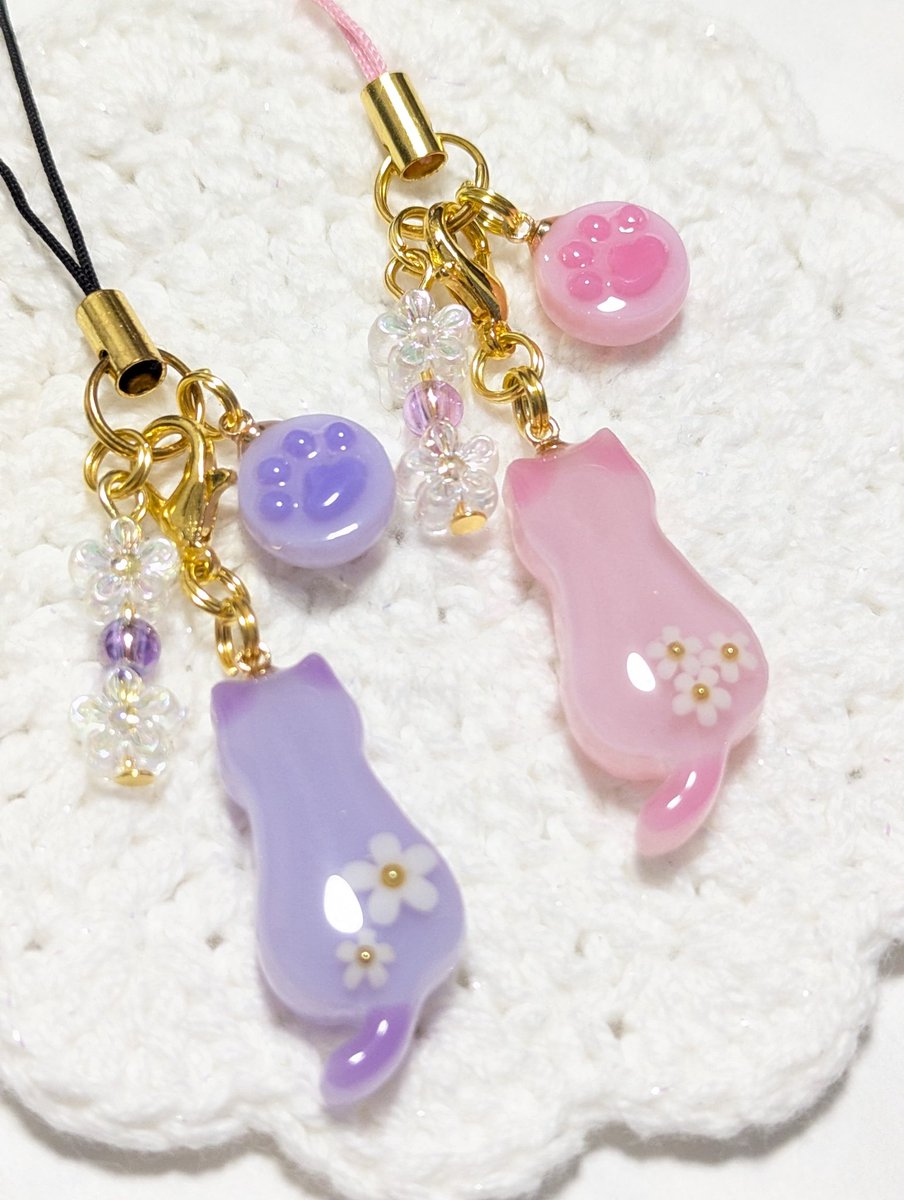 お花を付けた猫さん2ストラップ
#ハンドメイド作品
#レジン