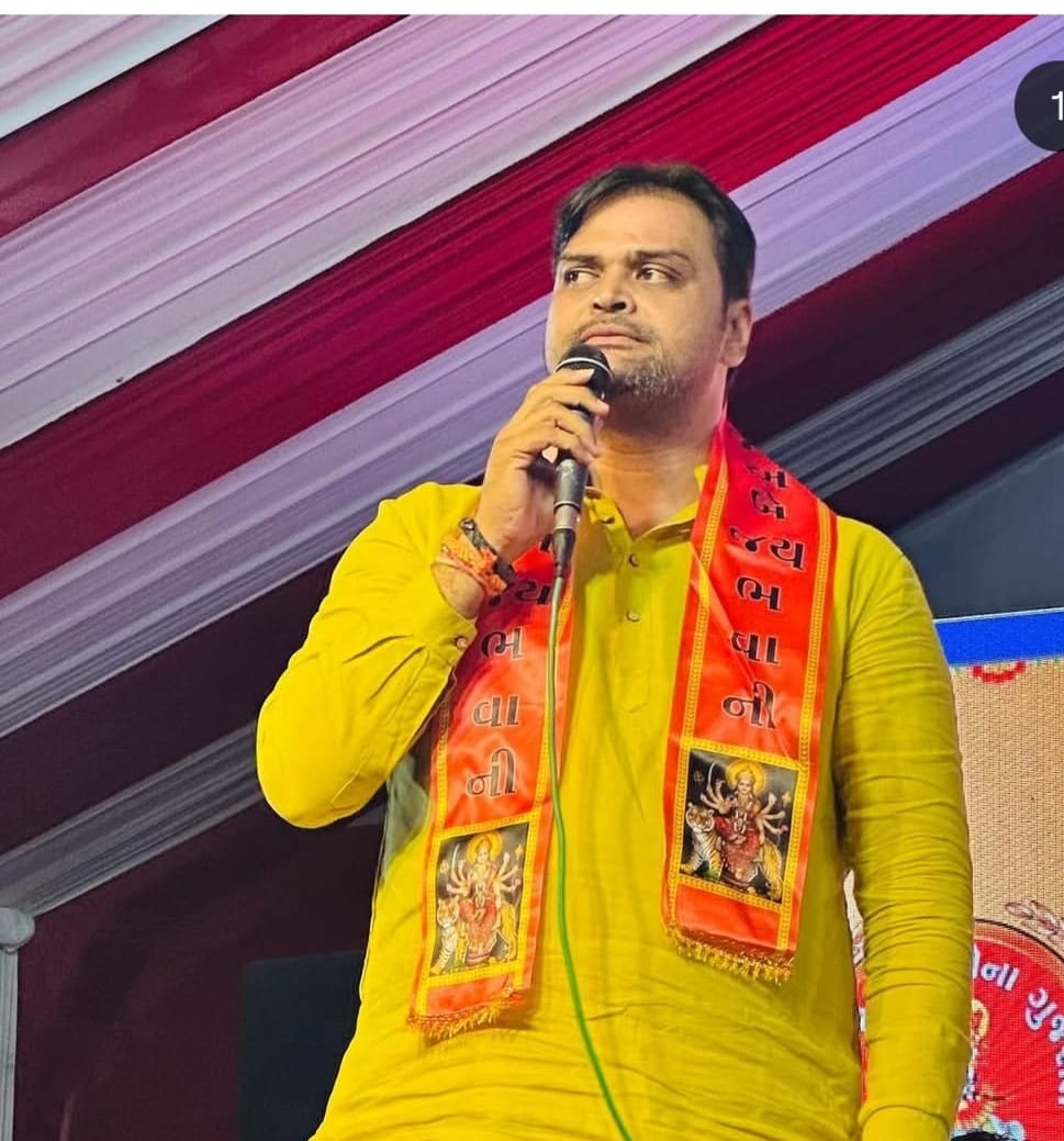 હર હંમેશા સેવાકીય કાર્યો માં અગ્રેસર  રહેનાર , ચૌધરી સમાજ નું ગૂગલ કેવાય જેમને અને ગુજરાત પ્રદેશ ભાજપ માં મોટી નામના ધરાવતા અમારા મોટા ભાઈ સમાન પવનભાઈ ચૌધરીને જન્મદિવસ ની ખુબ ખુબ શુભકામનાઓ 🙏 <a href="/pavanchaudhary9/">Pavan Chaudhary</a>