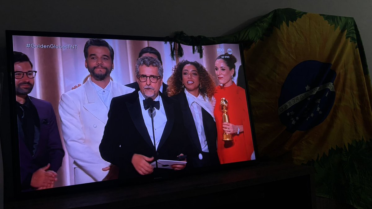 notmeporr4's tweet image. É NOSSO PORRA CARALHO VAI SE FUDERRRRR 
#GoldenGlobes