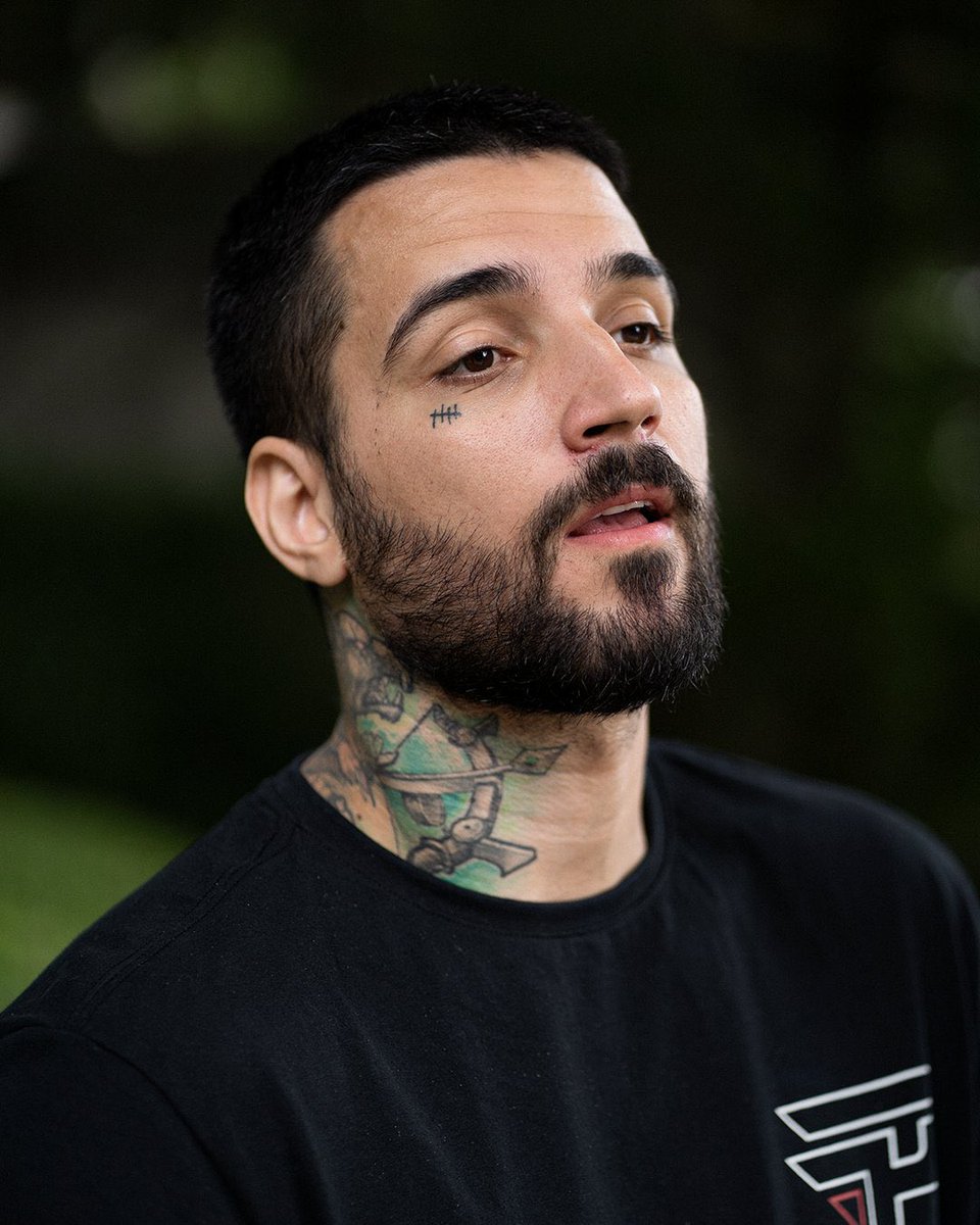 DKInfosBR's tweet image. Cada polêmica que acontece no cenário brasileiro só engrandece ainda mais a história desse homem. Sempre foi exemplo para os fãs dentro e fora do jogo.

O cabra só existe um. Recuse imitações.