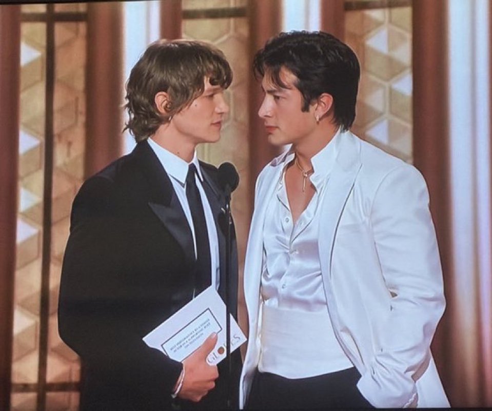 vaultoflove's tweet image. KISS