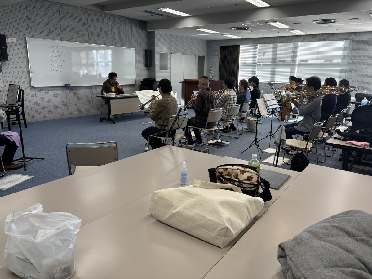 nbe_officials's tweet photo. 1月11日日曜日、いよいよ来週に迫った第13回定期演奏会に向けた第4回練習がありました。
ほぼフルメンバーで本番前最後の練習となりました。
　
演奏会は、来週日曜日1月18日です。
昭和文化小劇場ホールにて開催いたします。
よろしくお願いします。 https://t.co/70CToaC5Pu