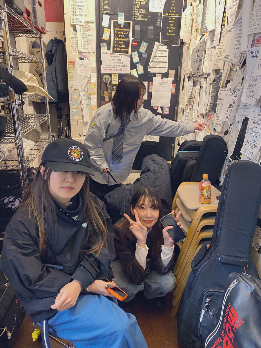 昨日のQueblick楽しかったです✨
来てくださった方、対バンの皆様ありがとうございました😊

ピンク色のケーキはチーズケーキ🩷
カーブミラーと小さなデジカメ📸

#モノクロボーダーライン
#ガールズバンド