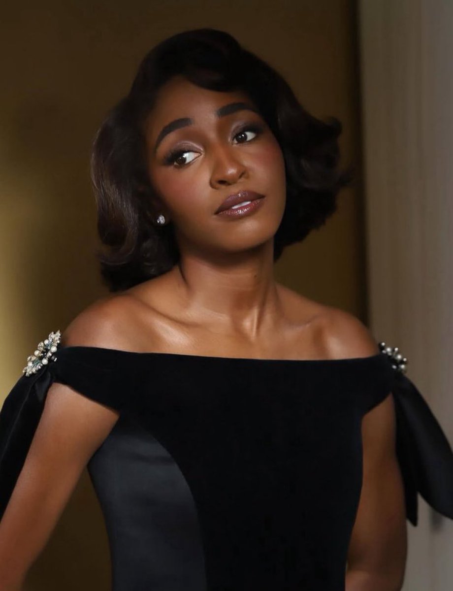 they need to take the old white men off the u.s dollar bills and replace it with this photo