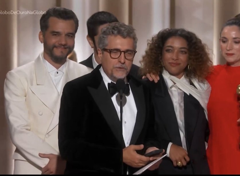 willesblue's tweet image. Eu cerca de 5 minutos eu tive o agente secreto vencendo e Hudson e Connor entrando no palco ao som de chappell roan pra apresentar uma categoria mds eu juro que acho que nunca venci tanto em um tempo tao curto