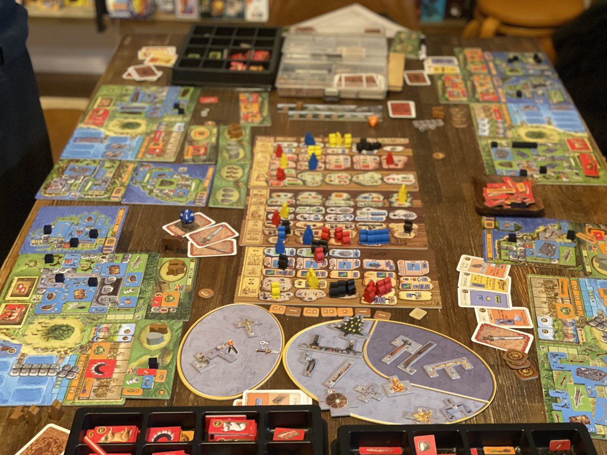 本日もよろしくお願いします！ 3連休最終日ですねー！じっくりボード