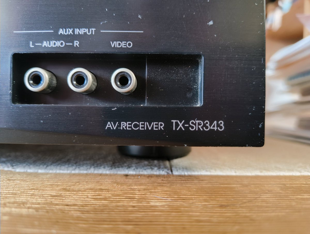 ONKYO TX-SR343 7.1chではなくて、5.1chのAVレシーバーです。 PURE