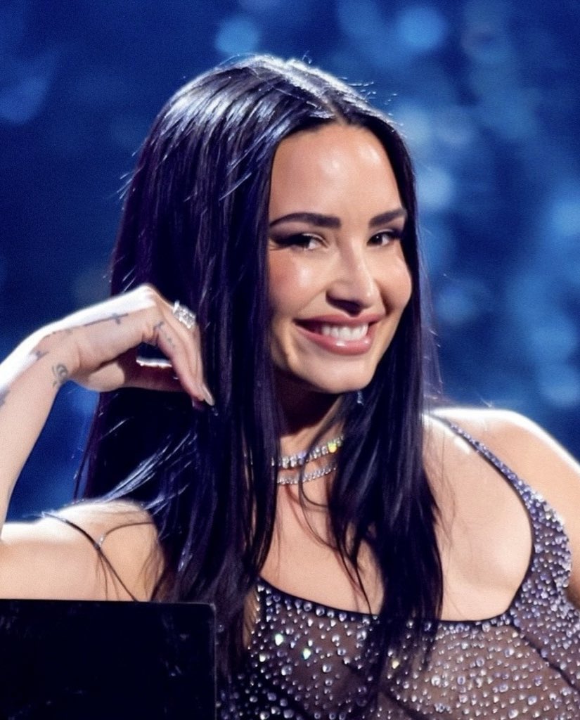 comfrtdemi's tweet image. 