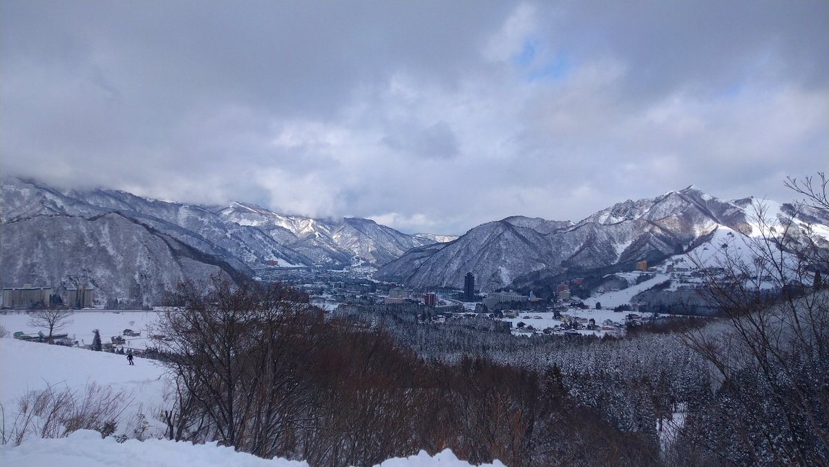 昨日は大雪警報で湯沢雪多くて良き！