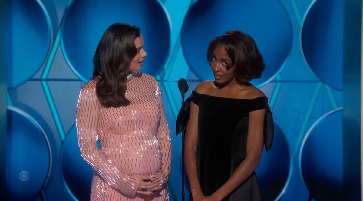 PopCrave's tweet image. Ayo Edebiri and Hailee Steinfeld present together at the 2026 #GoldenGlobes.