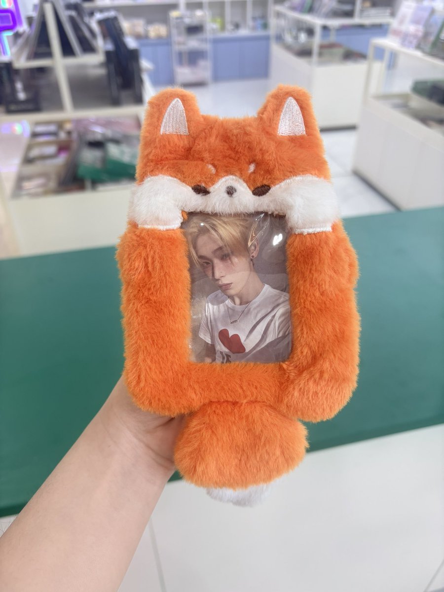 help RT 🙏🏻

มีใครทำการ์ดซอนอูตกไว้ที่ร้าน KPOPMERCH สยามดิสไหมคะ พี่พนักงานแจ้งว่าสามารถมารับได้ที่แคชเชียร์ได้เลยน้า นอนเหงามาคืนนึงแล้วรอคุณเจ้าของมารับอยู่นะคับ 🥹

#ตลาดนัดENHYPEN #ENHYPEN #SUNOO ซอนอู sunoo