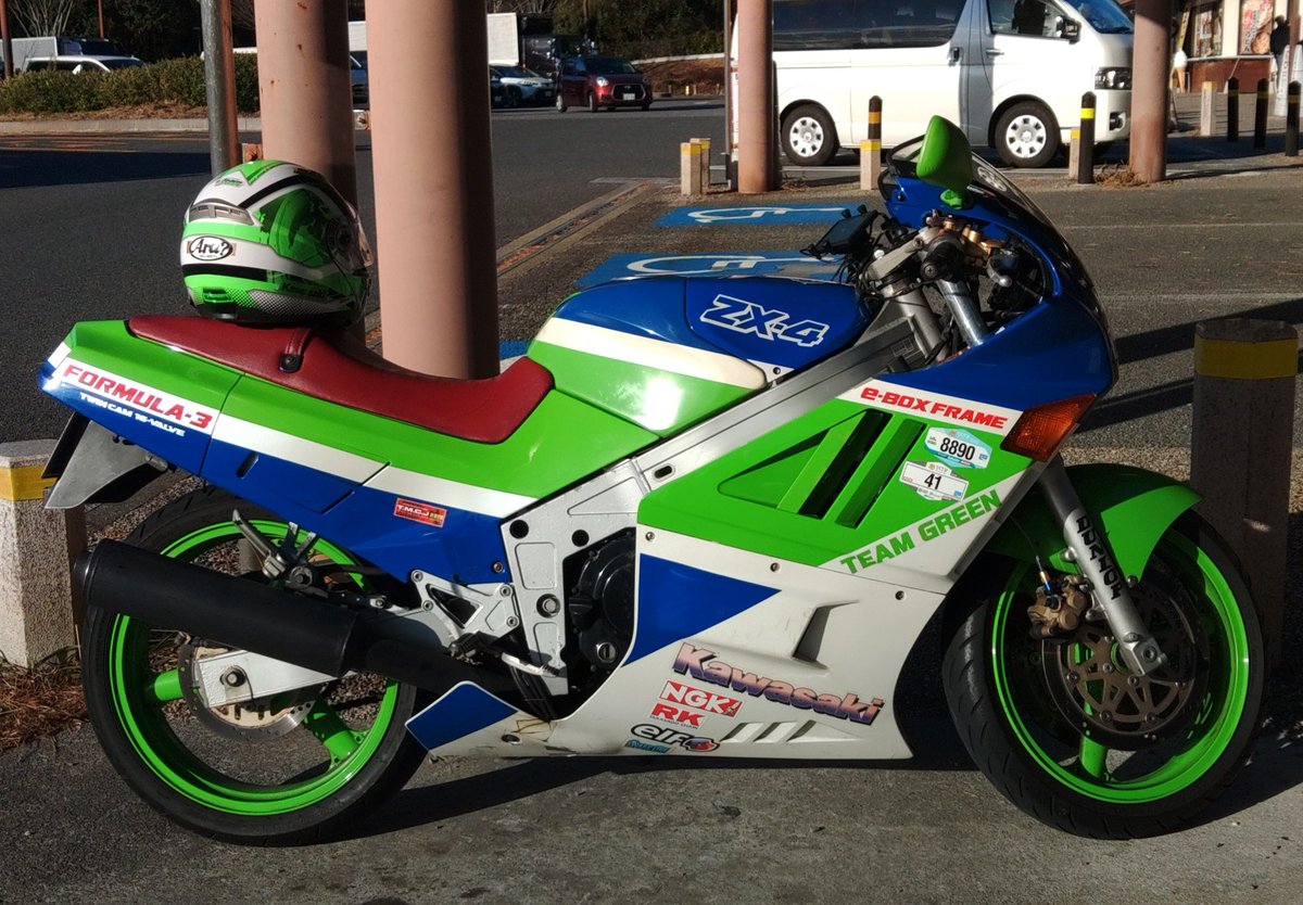 xjrxMHTamYN2ldR's tweet image. 昨日はようやく
#ZX4 と #サンバートラック の
#初乗り でした(^^)

サンバートラックは…
Xmas前から修理に出してたのが
ようやく(^_^;)