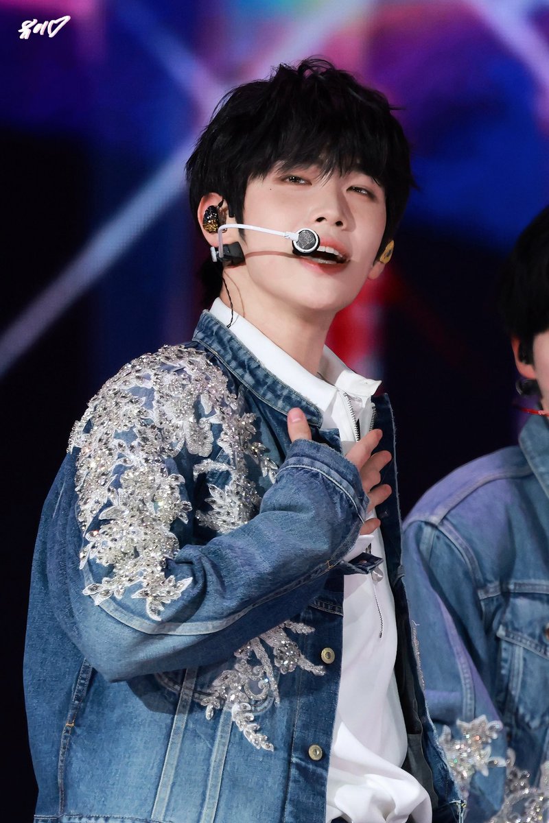 250110 GDA

뽀글뽀글 강아지🐶

#김태래 #KIMTAERAE #キムテレ
#제로베이스원    #ZEROBASEONE    #ZB1