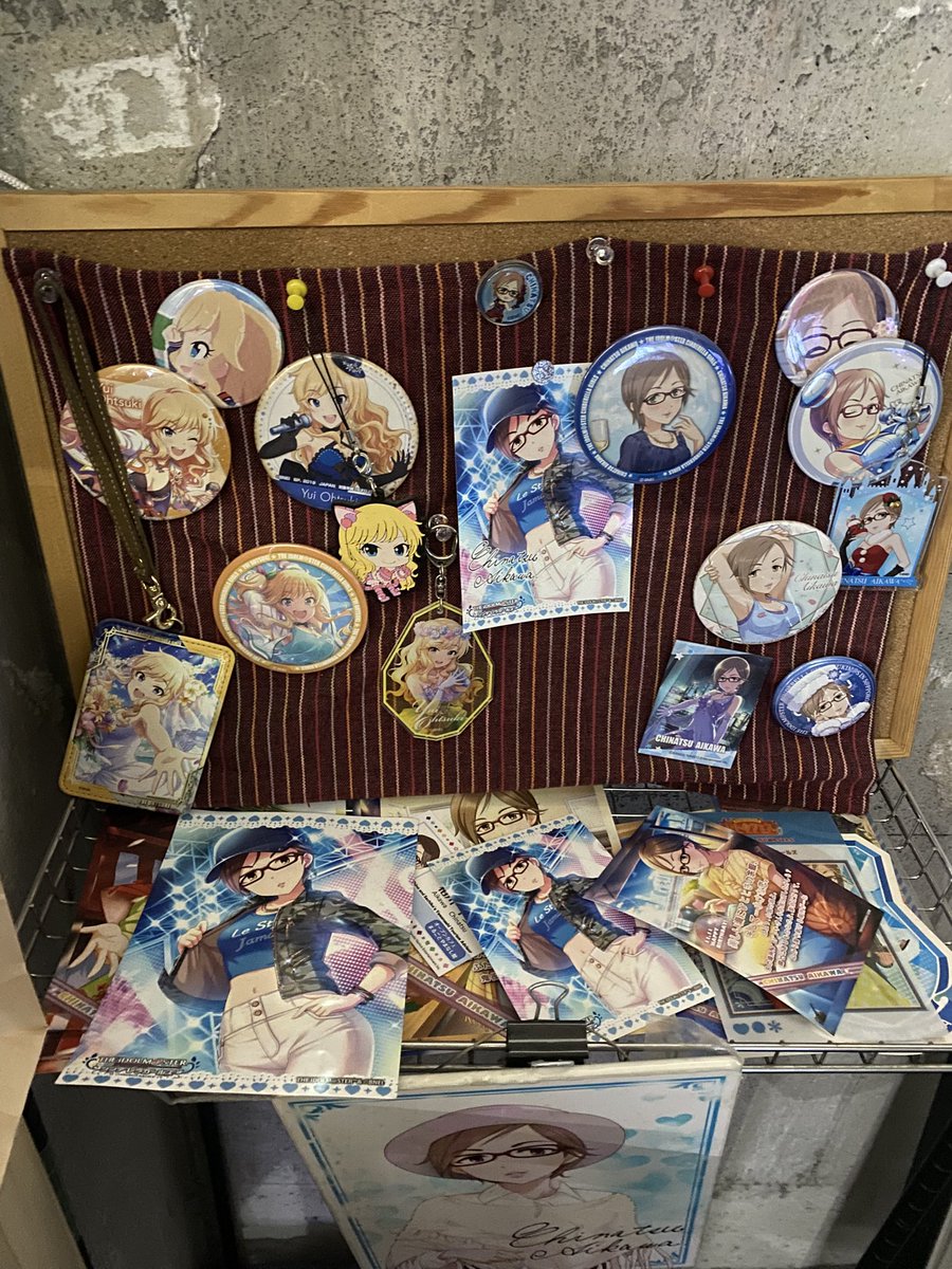 gokonya_h's tweet image. 本日は立川にありますゲームセンターWILLさんへ。この時代に3rdやエヌアイン、ヴァンパイアといった格ゲーがずらっと並ぶのは圧巻の一言。対戦イベントで忙しいなか、店長さんから色々とお話も聞かせて頂きました。祭壇もパシャリ。
次回はセイヴァーか燃えジャスの対戦会にお邪魔したいですわね…🔥