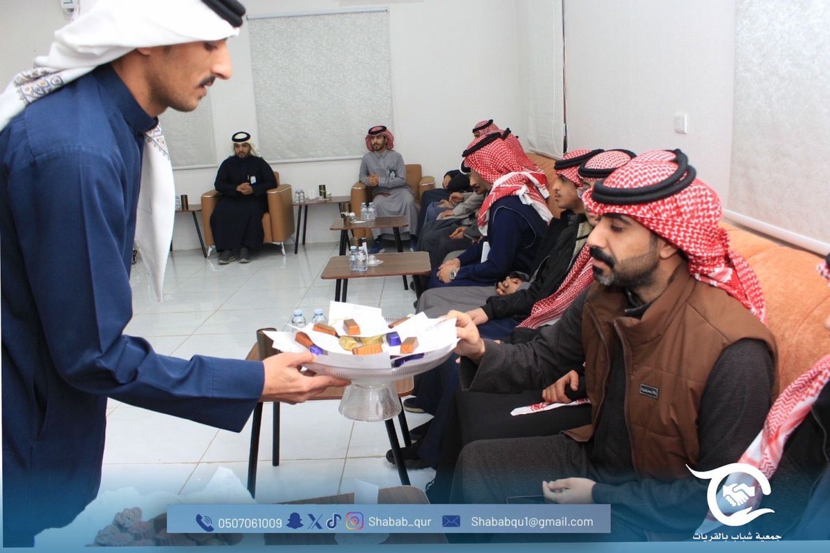 بحضور رئيس مجلس الإدارة
 الأستاذ/عايض العايض
قدّم القسم النسائي مبادرة “أمانة في عطائنا” وذلك لتعزيز قيم الأمانة والمسؤولية لدى الموظفين، في خطوة تعكس التزامنا بالعطاء المستدام والعمل المؤسسي
#جمعية_شباب_بالقريات