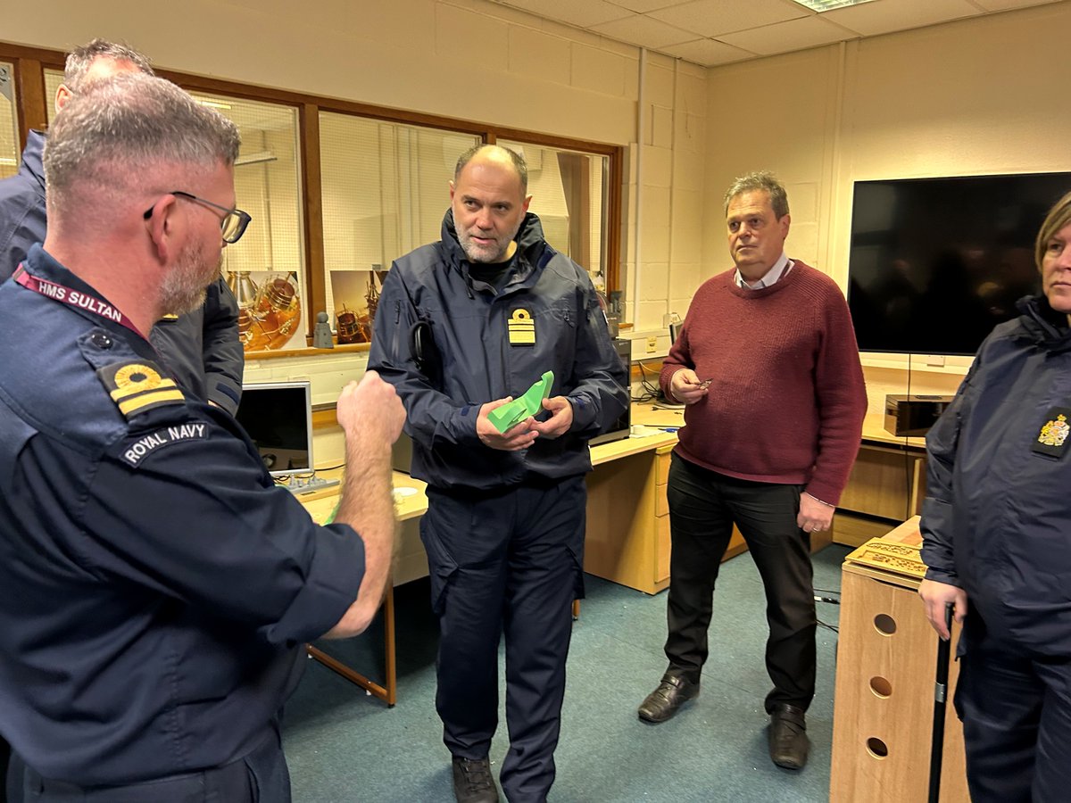 Vice Admiral Steve Moorhouse <a href="/smrmoorhouse/">Vice Admiral Steve Moorhouse</a>, Fleet Commander <a href="/RoyalNavy/">Royal Navy</a>, visited HMS Sultan.
As the RN's most senior operational commander, his visit included engaging with staff and trainees, exploring ME/AE training innovation and future opportunities.
#AwEsoME <a href="/RoyalNavy/">Royal Navy</a>
